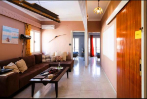 Modern flat near airport /port/city